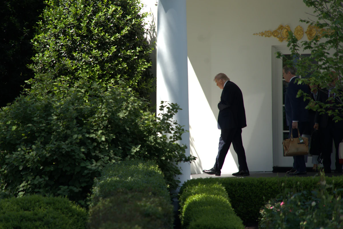 White House Lawyers Secretly Prep Trump Team for Brutal Midterms White House Lawyers Secretly Prep Trump Team for Brutal Midterms