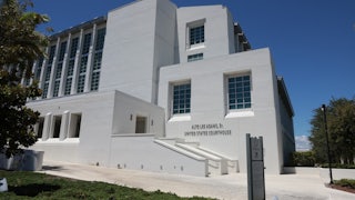 This picture shows a court house.