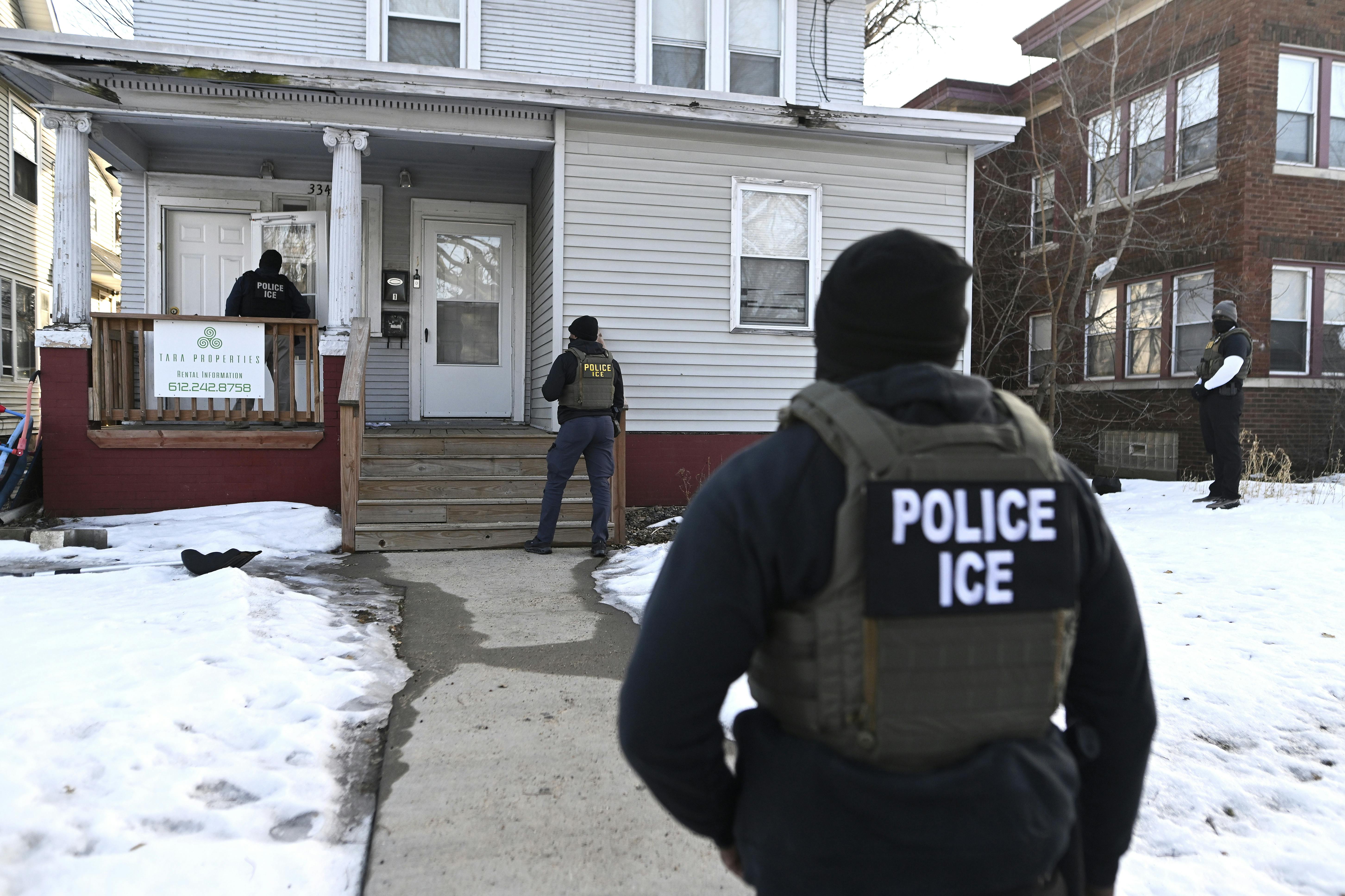 ICE agents in Minneapolis 