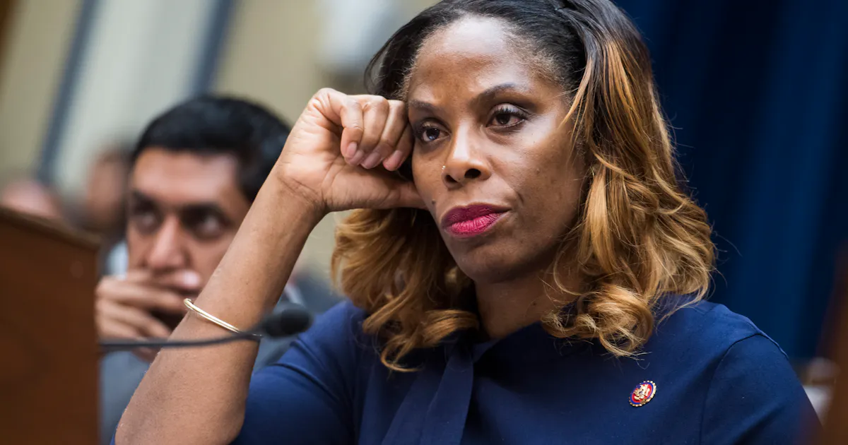 Watch Dem Congresswoman Shred RFK Jr. to His Face for “Idiotic, Bigoted Messaging” Watch Dem Congresswoman Shred RFK Jr. to His Face for “Idiotic, Bigoted Messaging”