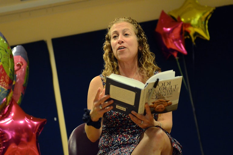 Jodi Picoult reads one of her own novels