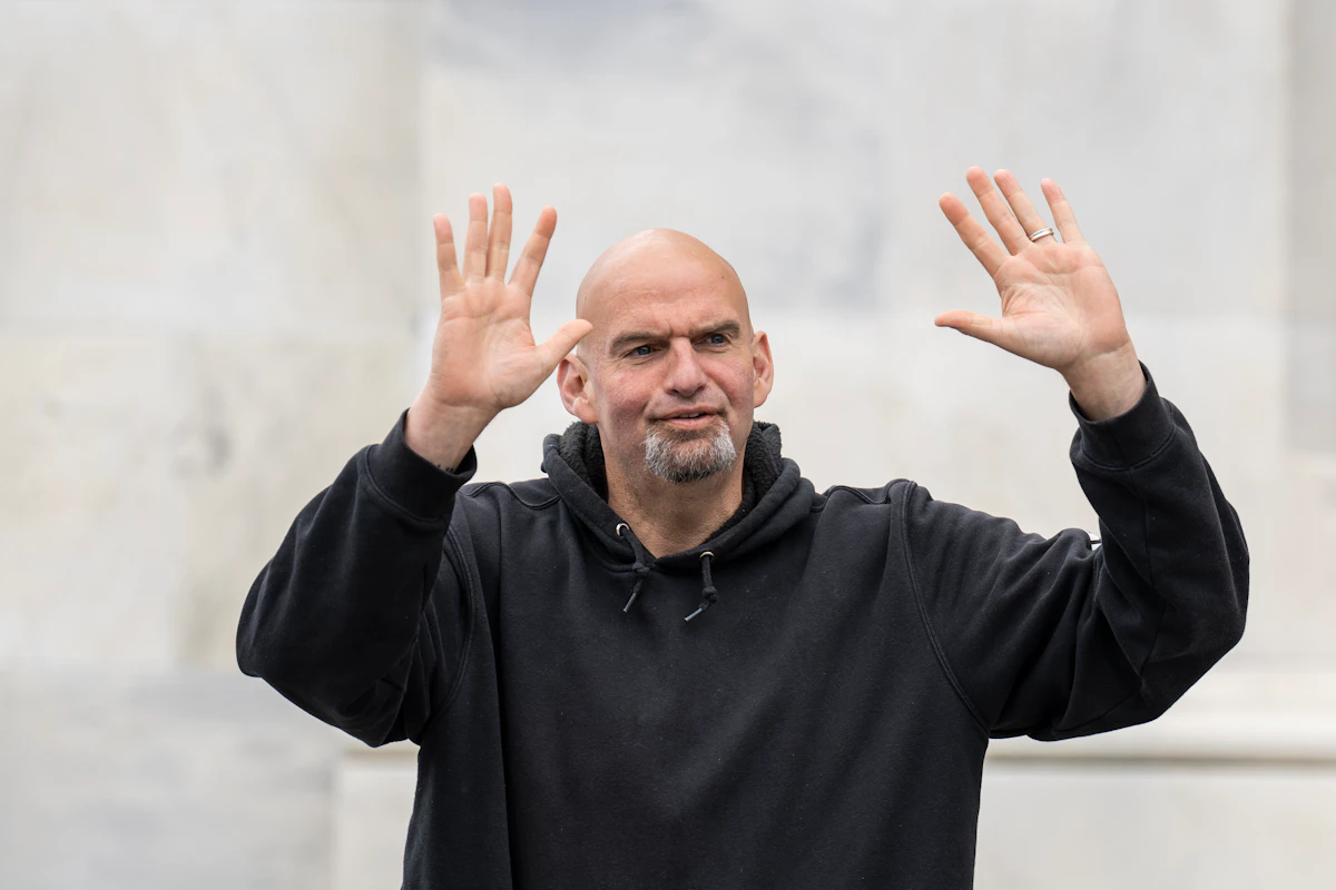 Trump Lavishes Praise on John Fetterman After He Bends the Knee Trump Lavishes Praise on John Fetterman After He Bends the Knee