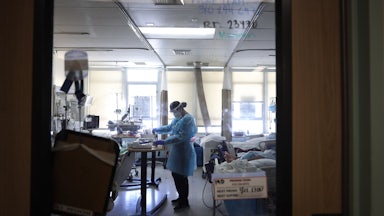 a nurse in a covid ward