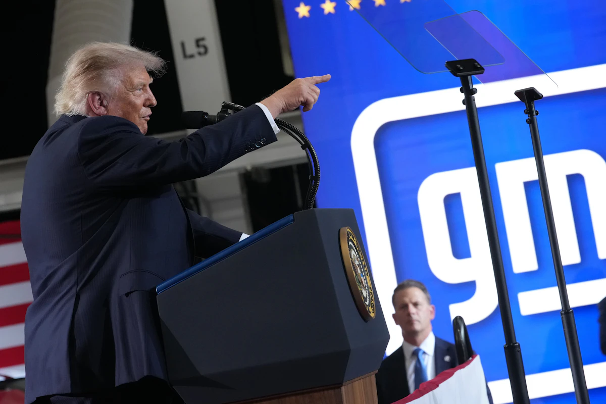 Trump Flips Out at Protester Calling Him “Pedophile Protector” Trump Flips Out at Protester Calling Him “Pedophile Protector”