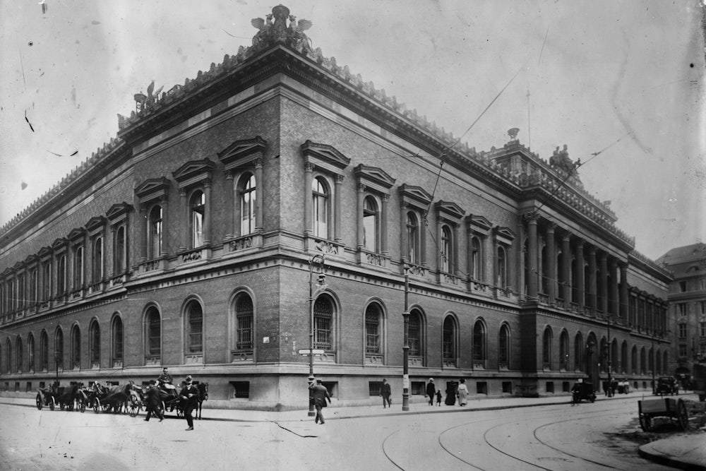 The Reichs Bank, Berlin, circa 1915.