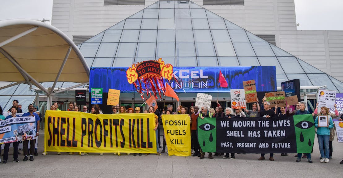 On Tuesday in London, Shell held its annual general meeting, a place for corporate shareholders to hear speeches and vote on the company’s leadershi