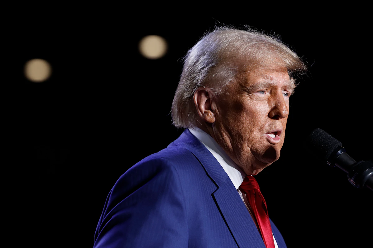 Trump Sparks Outrage After Calling America a “Garbage Can” Trump Sparks Outrage After Calling America a “Garbage Can”