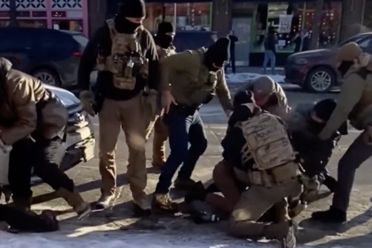 覆面の連邦職員が路上で別のミネアポリス住民を殺害 覆面の連邦職員が路上で別のミネアポリス住民を殺害