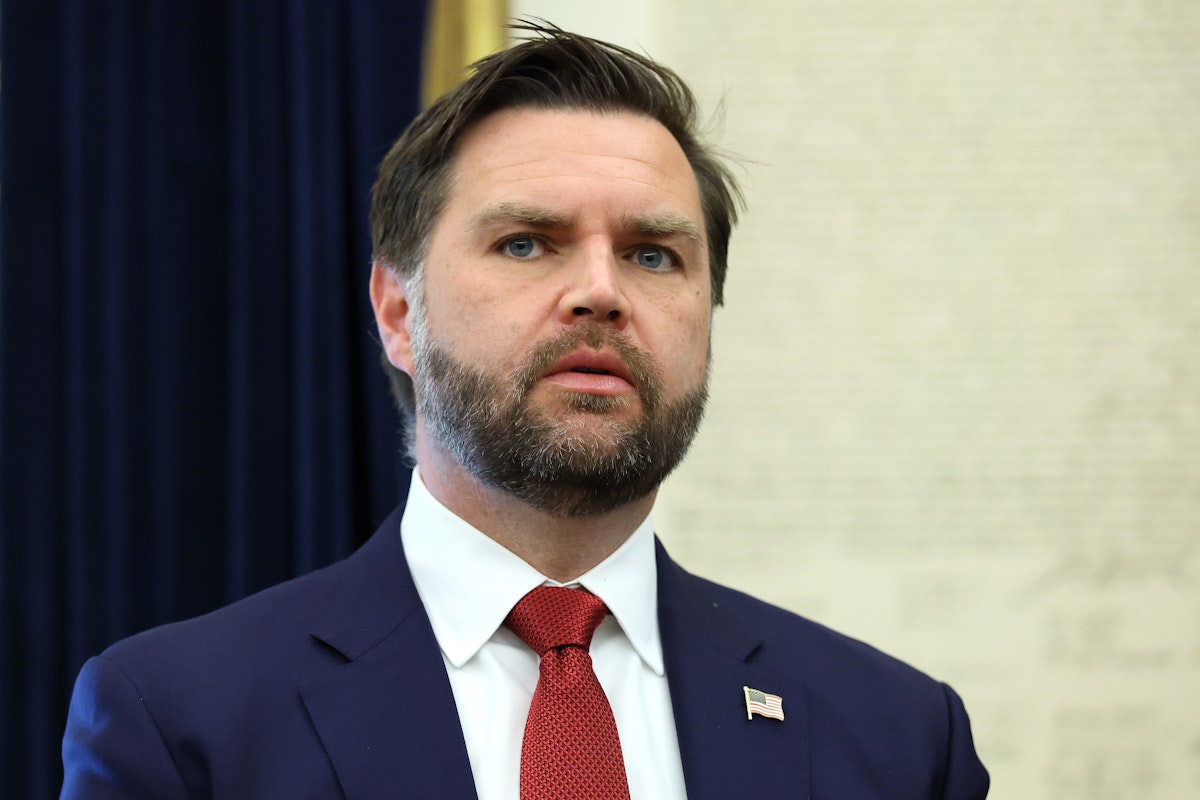 Trump Accidentally Stabs Vance in the Back as MAGA Erupts in Civil War Trump Accidentally Stabs Vance in the Back as MAGA Erupts in Civil War