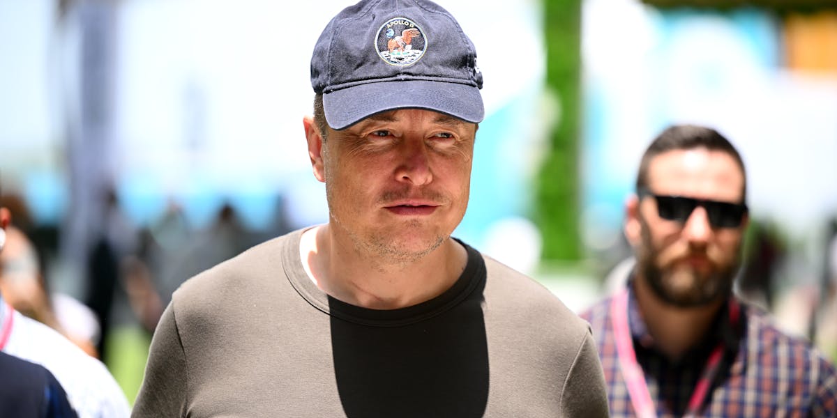 Elon Musk Goes Full Antisemite After George Soros Dumps Tesla Shares | The New Republic