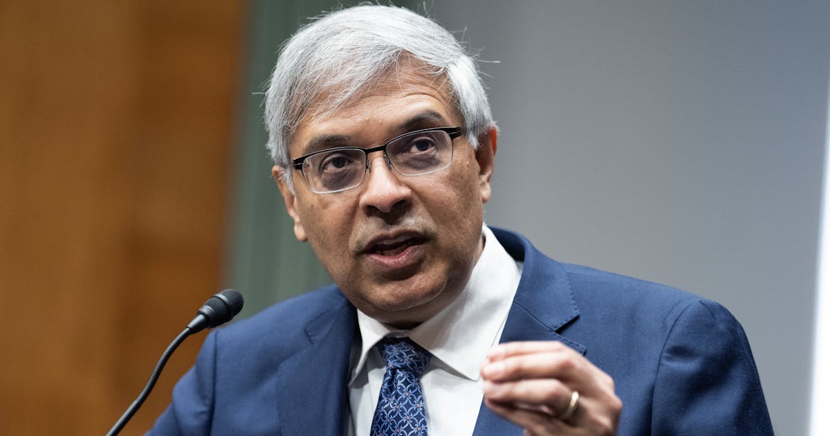 Trump Appoints CDC Critic as Temporary Agency Head