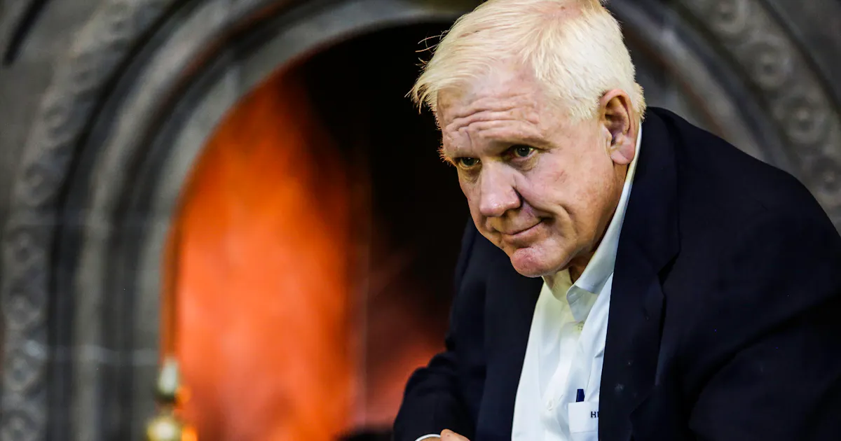 “Textbook Billionaire Scam”: Harlan Crow Cut Tax Bill With Clarence Thomas Gifts “Textbook Billionaire Scam”: Harlan Crow Cut Tax Bill With Clarence Thomas Gifts