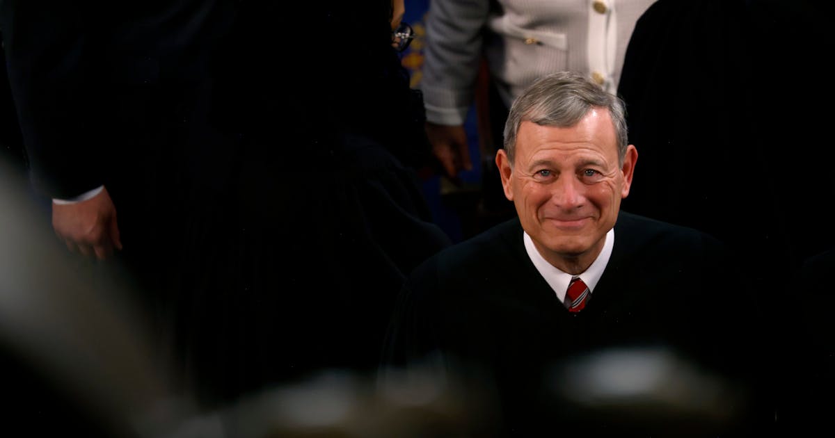 La Cour suprême transforme le président en roi