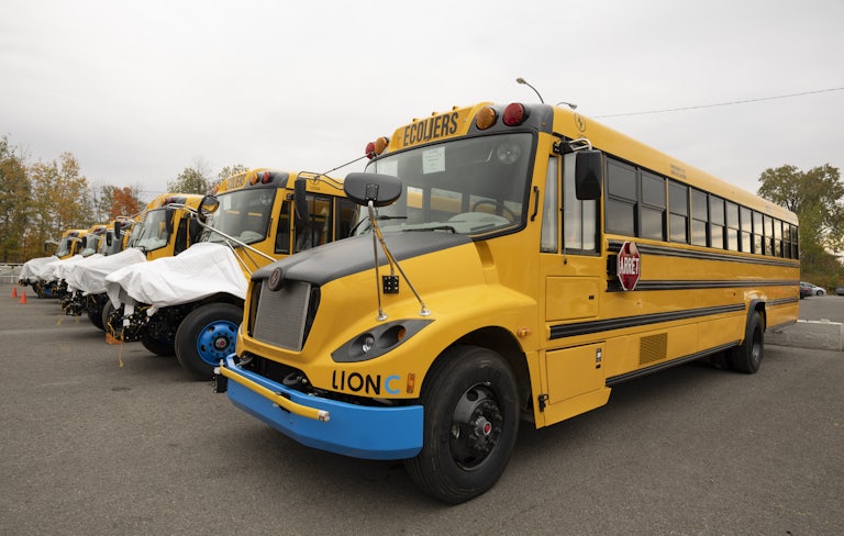 School Districts Across the Country Are Getting Electric Buses | The New  Republic