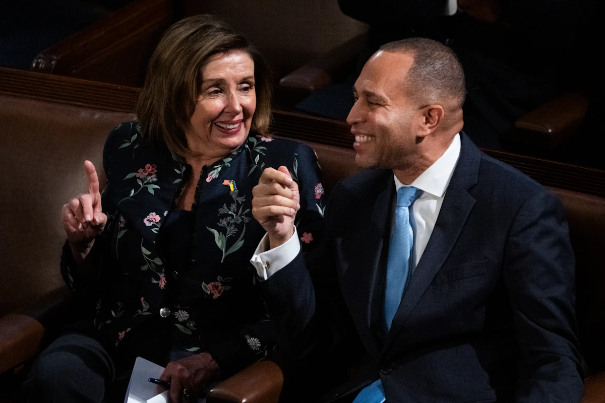 Hakeem Jeffries and Nancy Pelosi Are Enjoying Every Second of This Hakeem Jeffries and Nancy Pelosi Are Enjoying Every Second of This