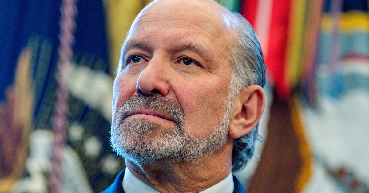 Trump’s Commerce Secretary Faces Calls to Resign Over Epstein Files