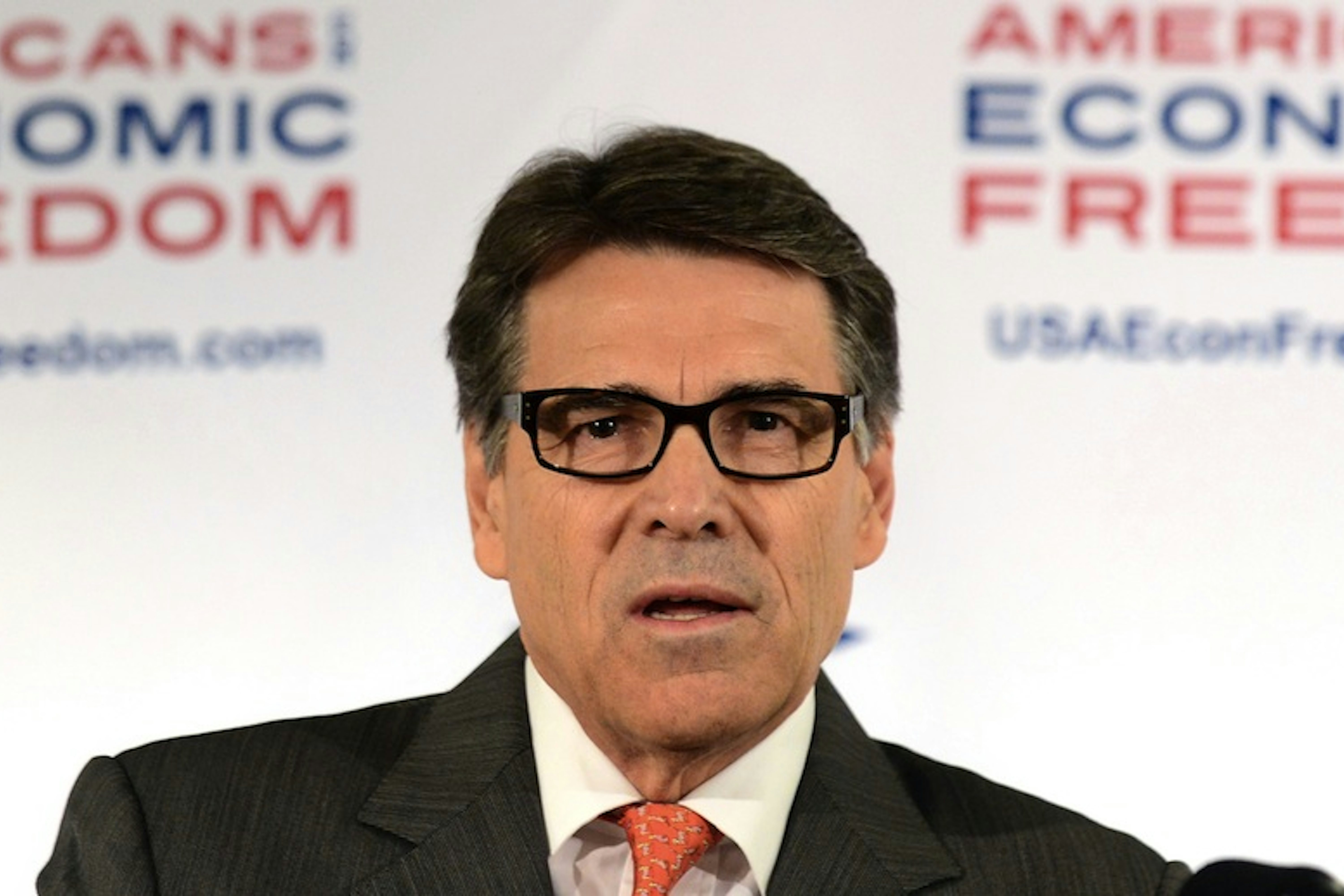 Rick Perry's Glasses Make Him Look Smarter | The New Republic