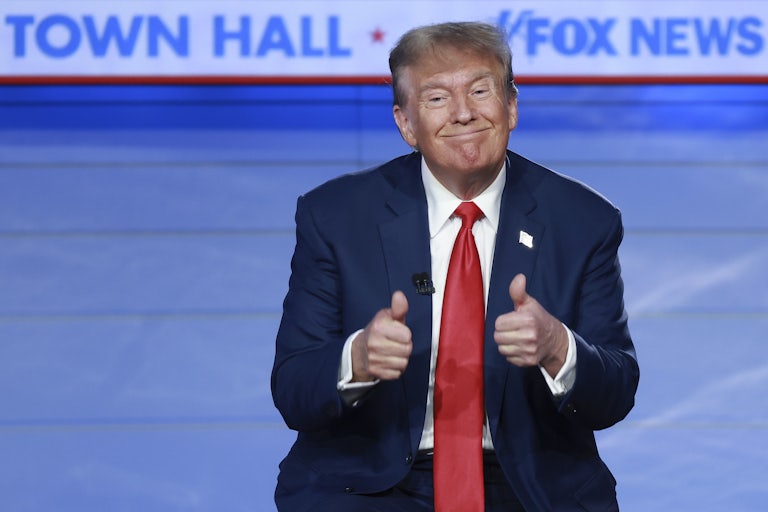 Donald Trump gives two thumbs up
