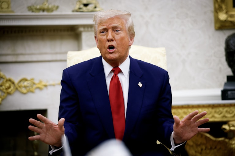 Donald Trump speaks with his hands in the White House.