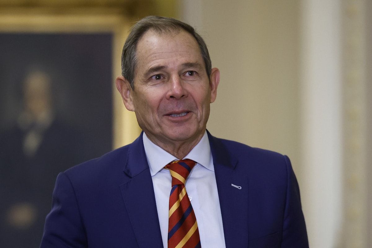 GOP Senator Makes Pathetic Excuse for Trump’s Anti-Somali Hate GOP Senator Makes Pathetic Excuse for Trump’s Anti-Somali Hate