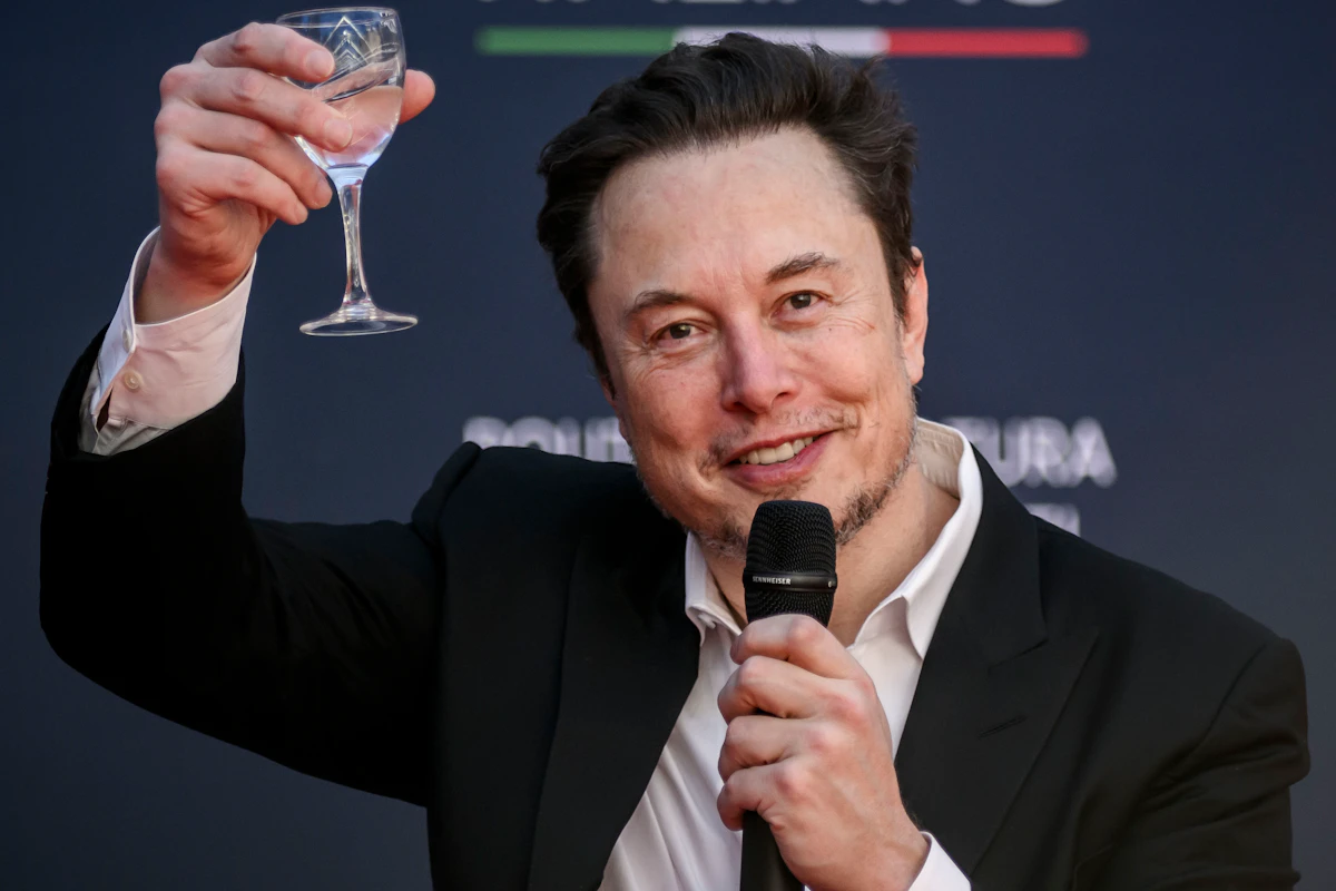 Elon Musk and Amazon Team Up to Try to Demolish Workers’ Rights Elon Musk and Amazon Team Up to Try to Demolish Workers’ Rights