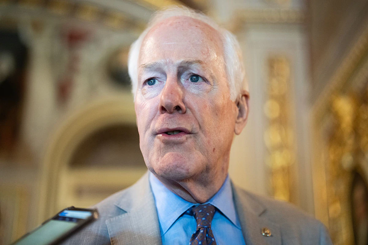 Ousted Republican Senator Says Trump Likes to “Revel in Chaos”