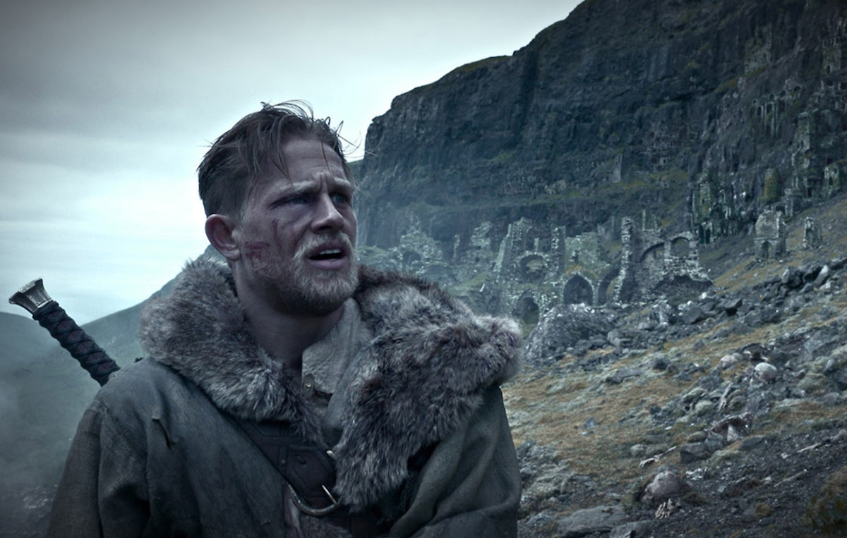 What King Arthur Legend Of The Sword Gets Right About The Middle