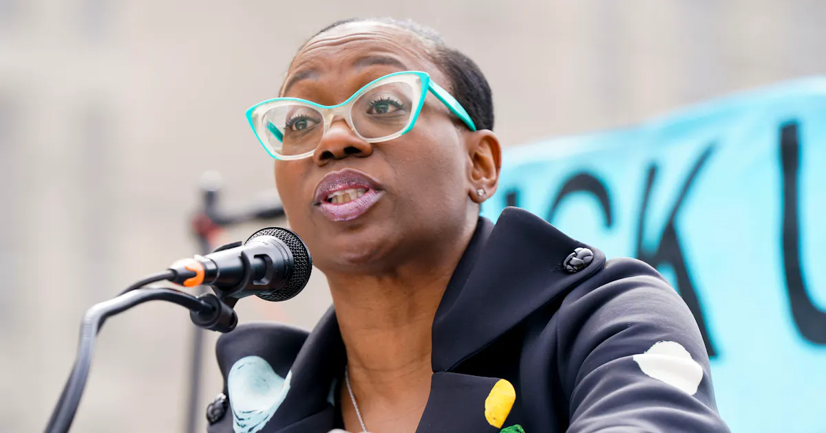 Libertarian Party Suggests Former Black Lawmaker Pick Crops for Free Libertarian Party Suggests Former Black Lawmaker Pick Crops for Free