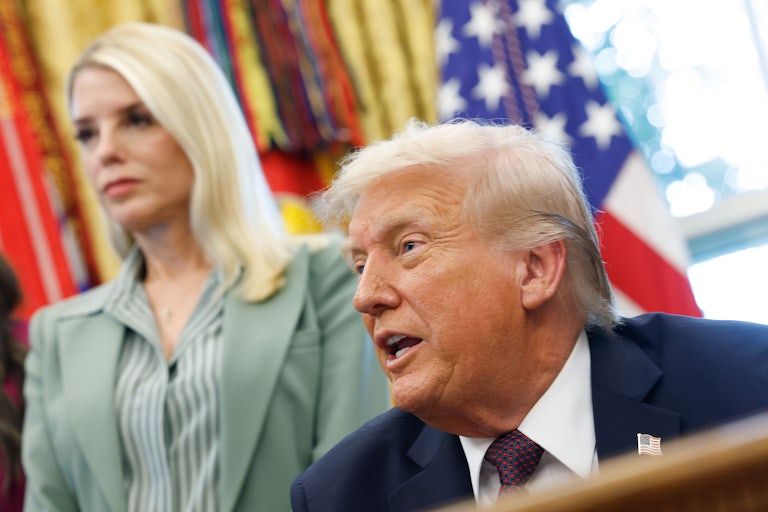 Donald Trump and Pam Bondi in the Oval Office of the White House