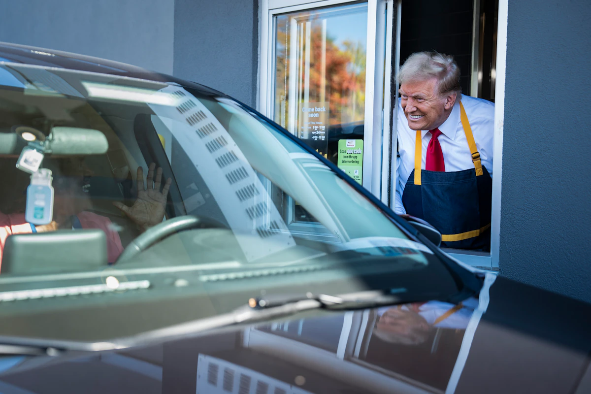Trump Brutally Roasted for His Stupid McDonald’s Farce Trump Brutally Roasted for His Stupid McDonald’s Farce