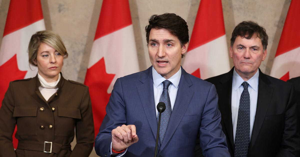 Trudeau Forced to Fact-Check Trump’s Weird Post on Canada’s Banks