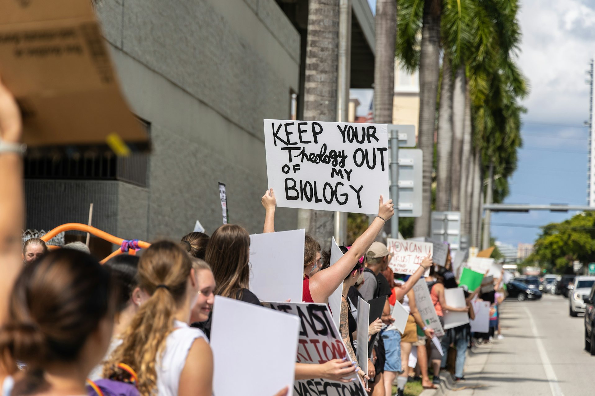 Florida GOP Just Can’t Stop: New Bill Would Ban Virtually All Abortions (newrepublic.com)