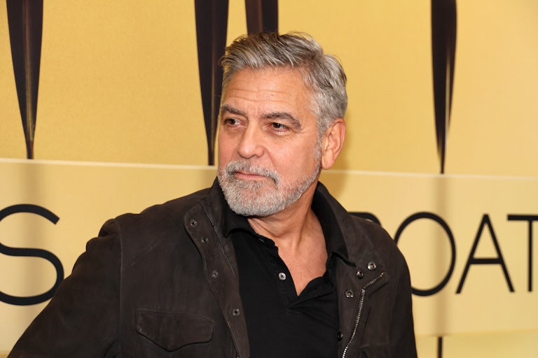 George Clooney look to the side
