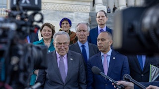 Senate Minority Leader Chuck Schumer (L) and House Minority Leader Hakeem Jeffries (R)