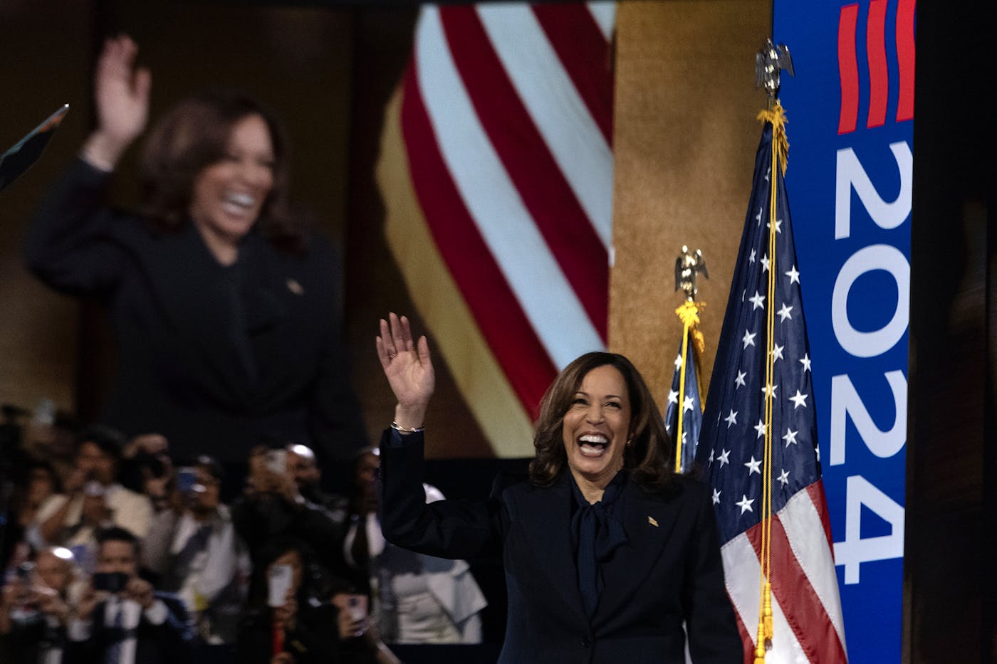 Kamala Harris arrives on stage during the final day of the Democratic National Convention