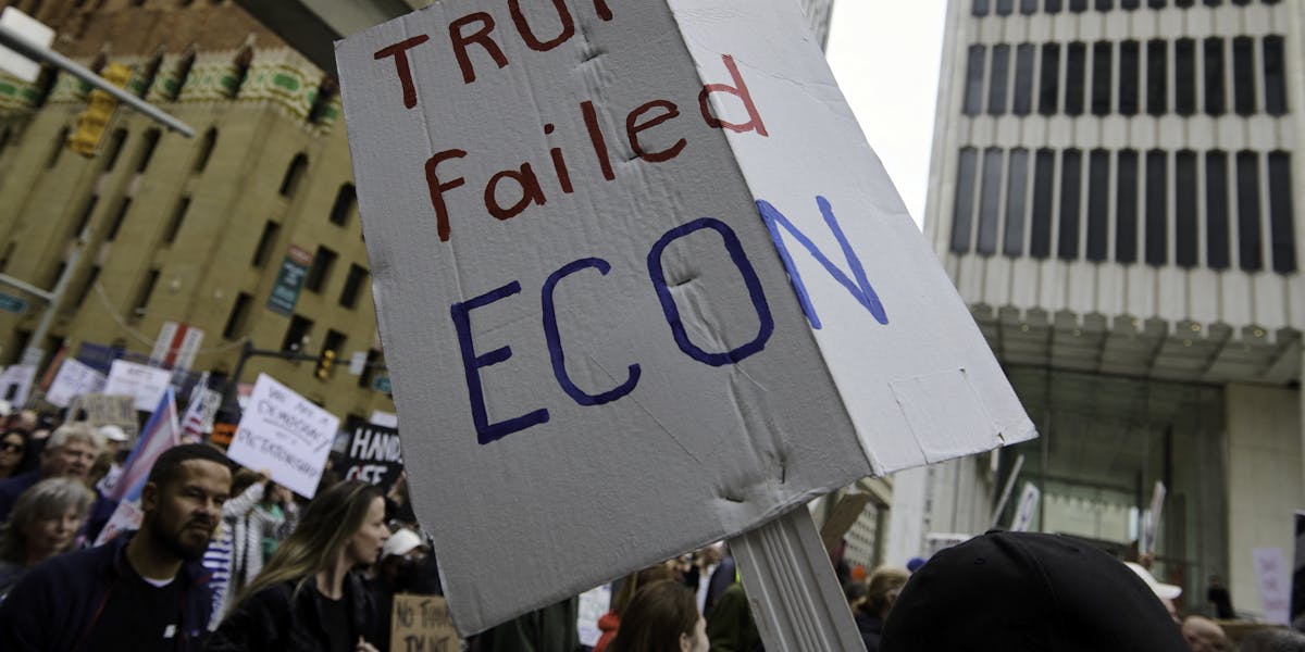 https://images.newrepublic.com/d98cbf17de4df37c6785da19dee8234d65fddb7d.jpeg?w=1200&h=600&crop=faces&fit=crop&fm=jpg