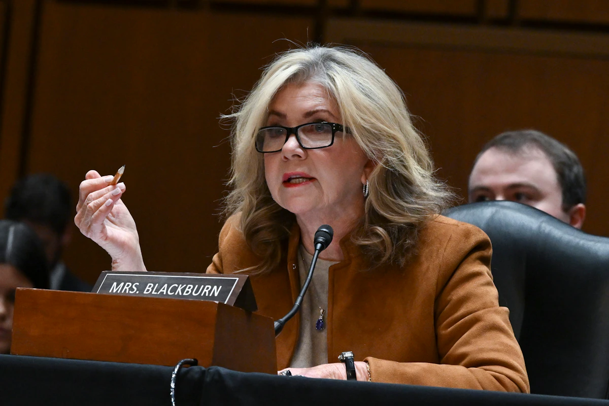 Republicans Have a Sneaky New Plan to Ban Kids From Queer Content Republicans Have a Sneaky New Plan to Ban Kids From Queer Content