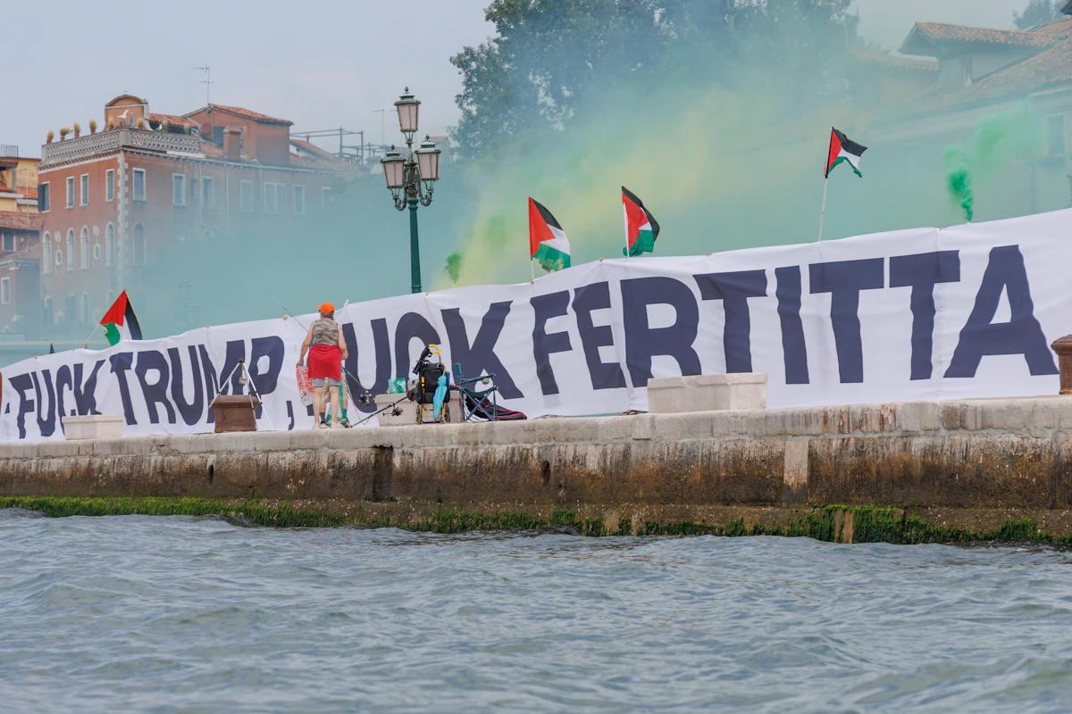 Protesters Confront Trump Envoy on His “Super Yacht Diplomacy Tour” Protesters Confront Trump Envoy on His “Super Yacht Diplomacy Tour”