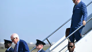 Senator Ted Cruz steps off Air Force One upon