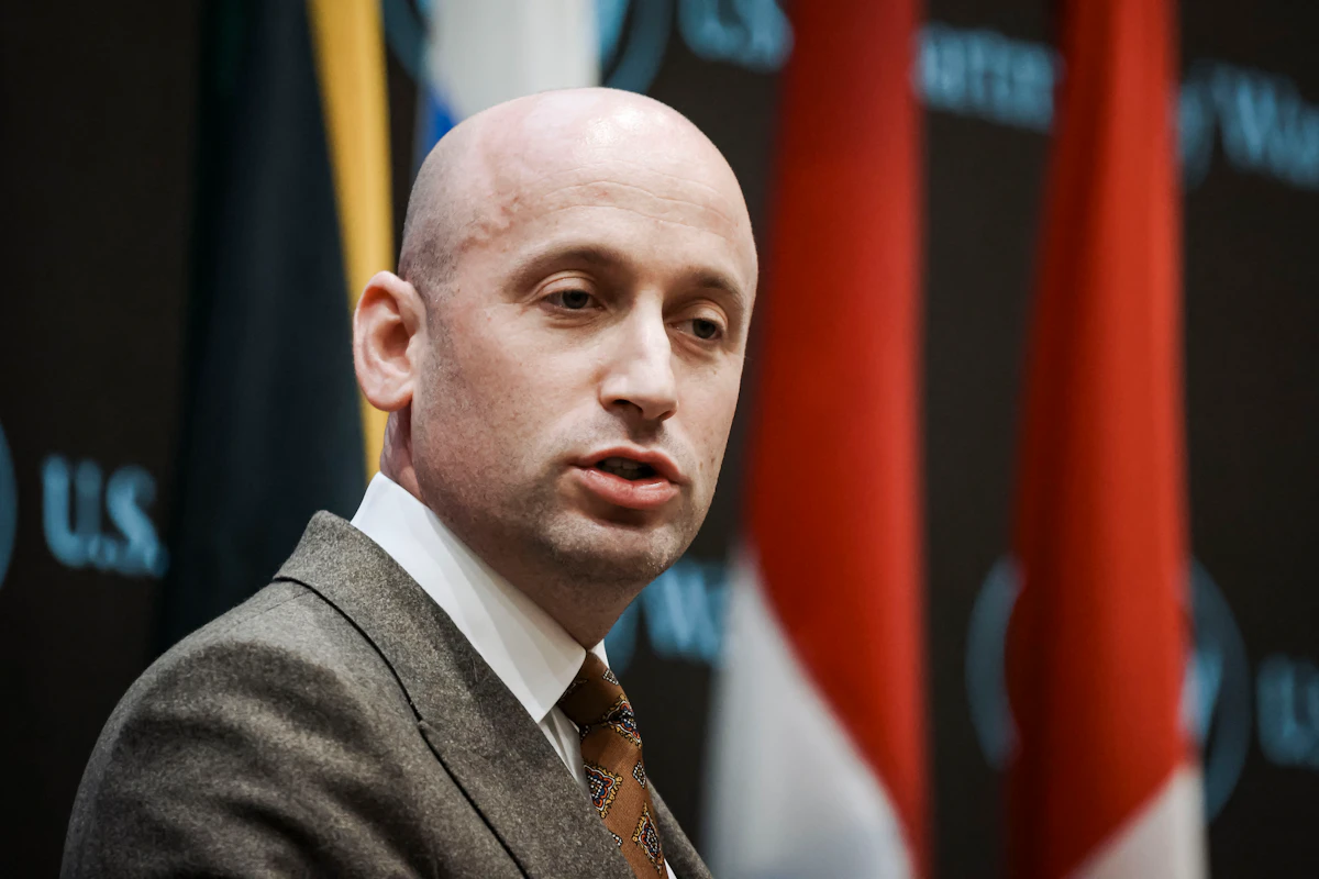 Trump Throws Stephen Miller Under the Bus in Surprise Show of Panic Trump Throws Stephen Miller Under the Bus in Surprise Show of Panic