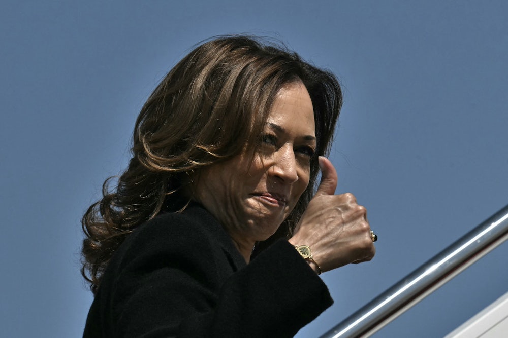 Kamala Harris gives thumbs up