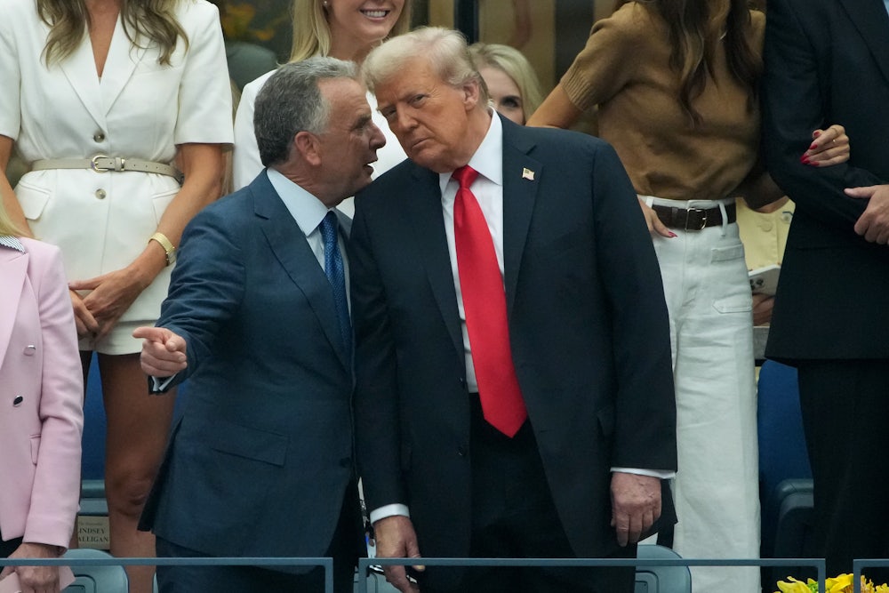 Donald Trump talks with U.S. Special Envoy Steve Witkoff