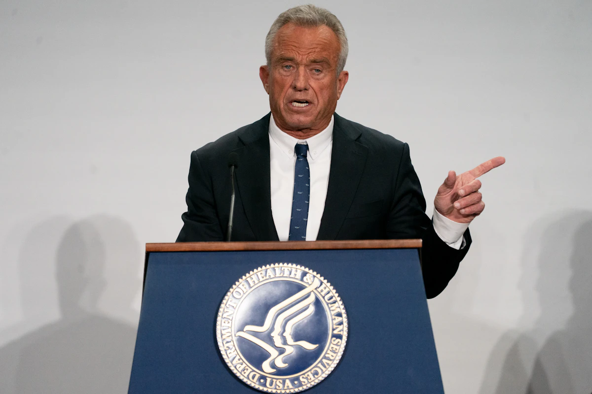 Trump Rushes to Rein in RFK Jr. on Vaccines Ahead of Midterms