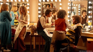 Jason Reitman’s film “Saturday Night” goes behind the scenes of SNL’s first episode.