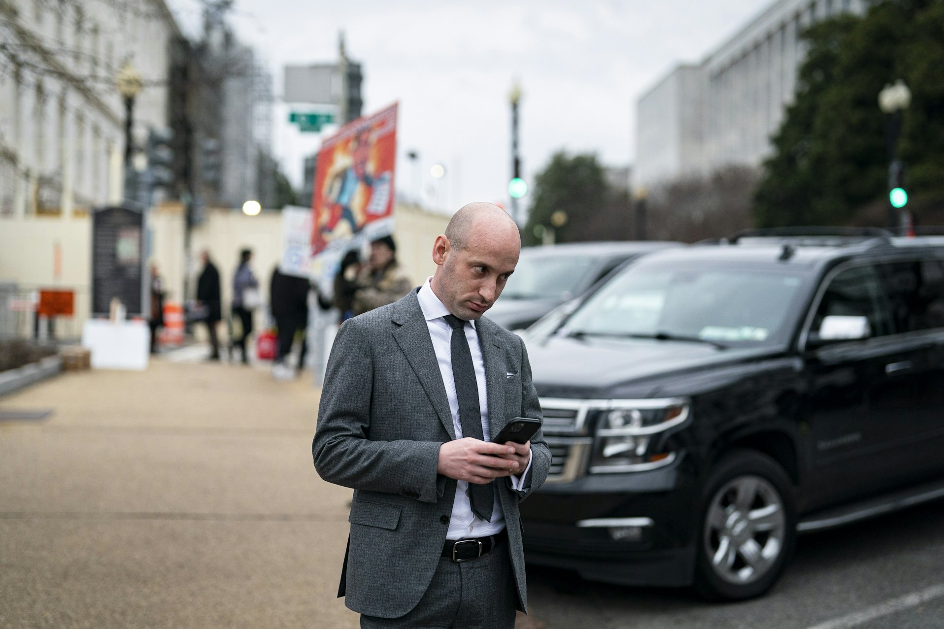 Stephen Miller Spent 2023 Preparing for His Infernal Comeback (newrepublic.com)