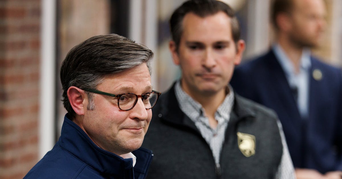 Johnson Swears In Republican in Record Time After 50-Day Delay for Dem