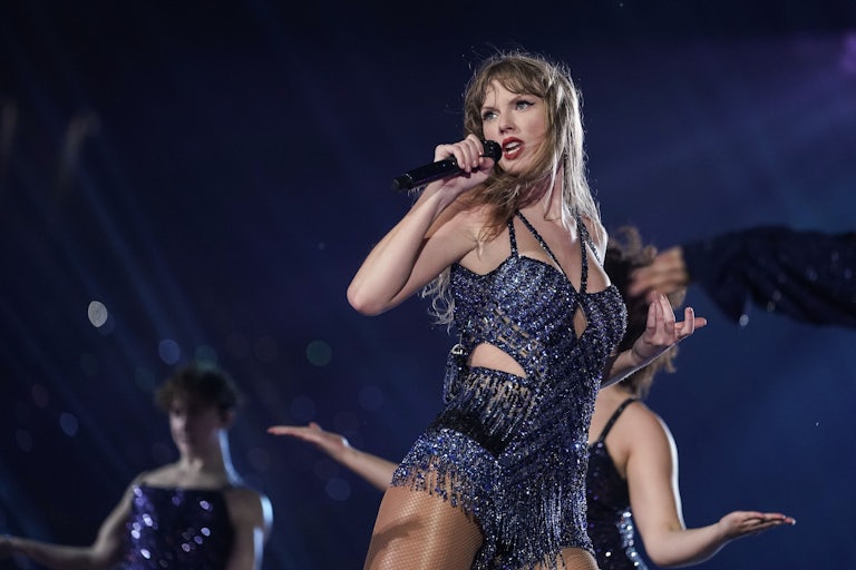 Taylor Swift performs on stage