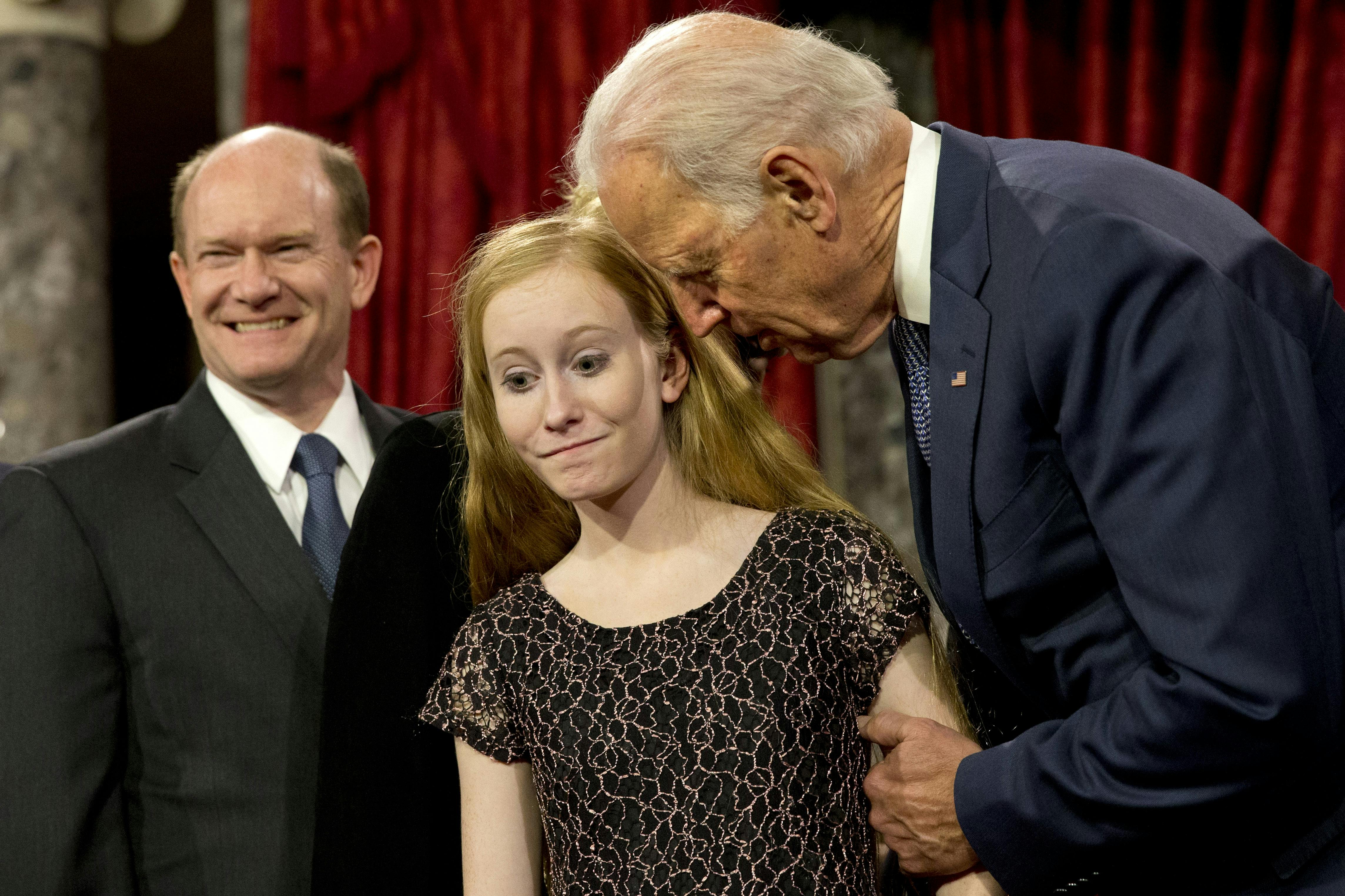 sikring Vejhus Overdreven How Cool "Uncle Joe" Biden Became the Creepy Uncle | The New Republic