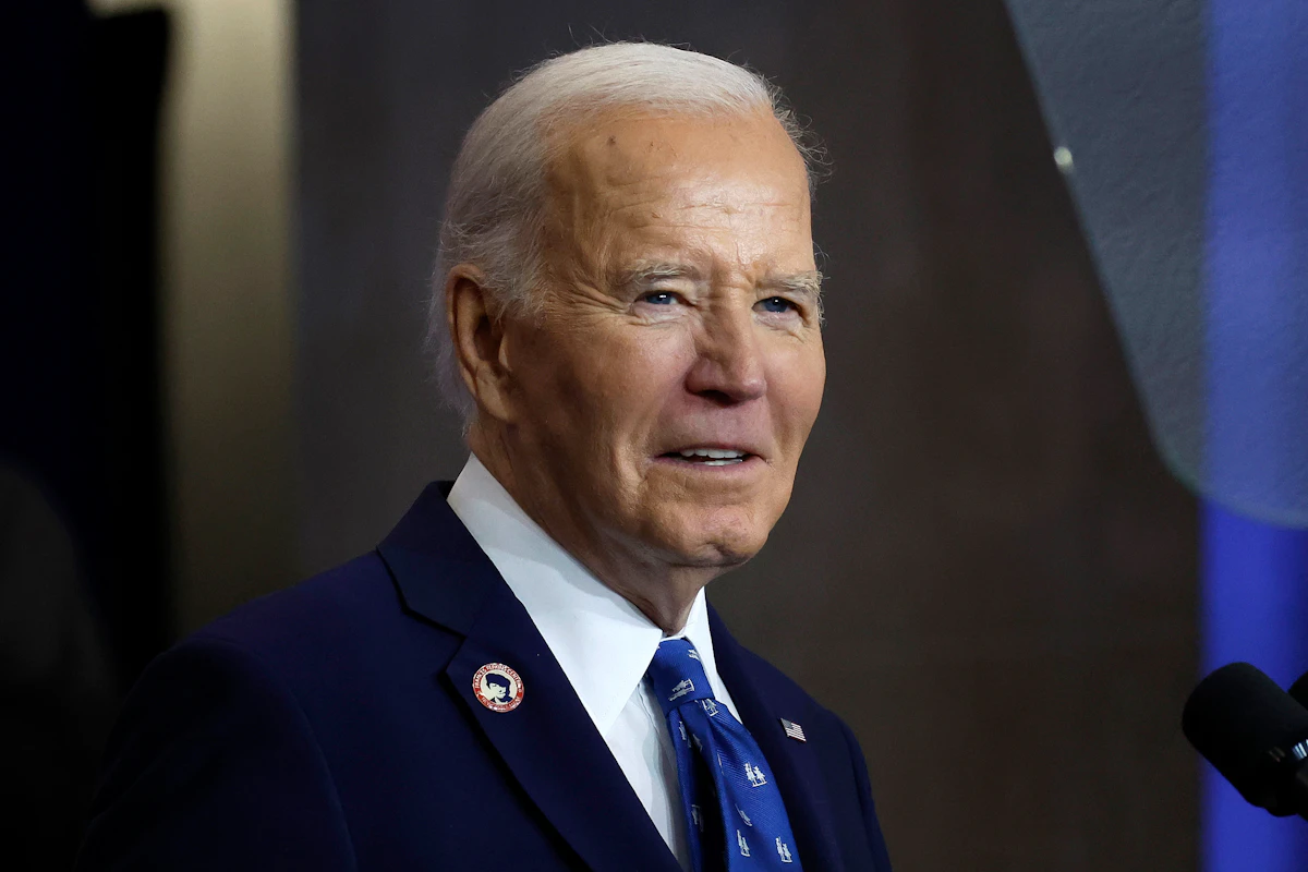 Biden Forgives Billions in Student Loans as GOP Scrambles on Shutdown Biden Forgives Billions in Student Loans as GOP Scrambles on Shutdown