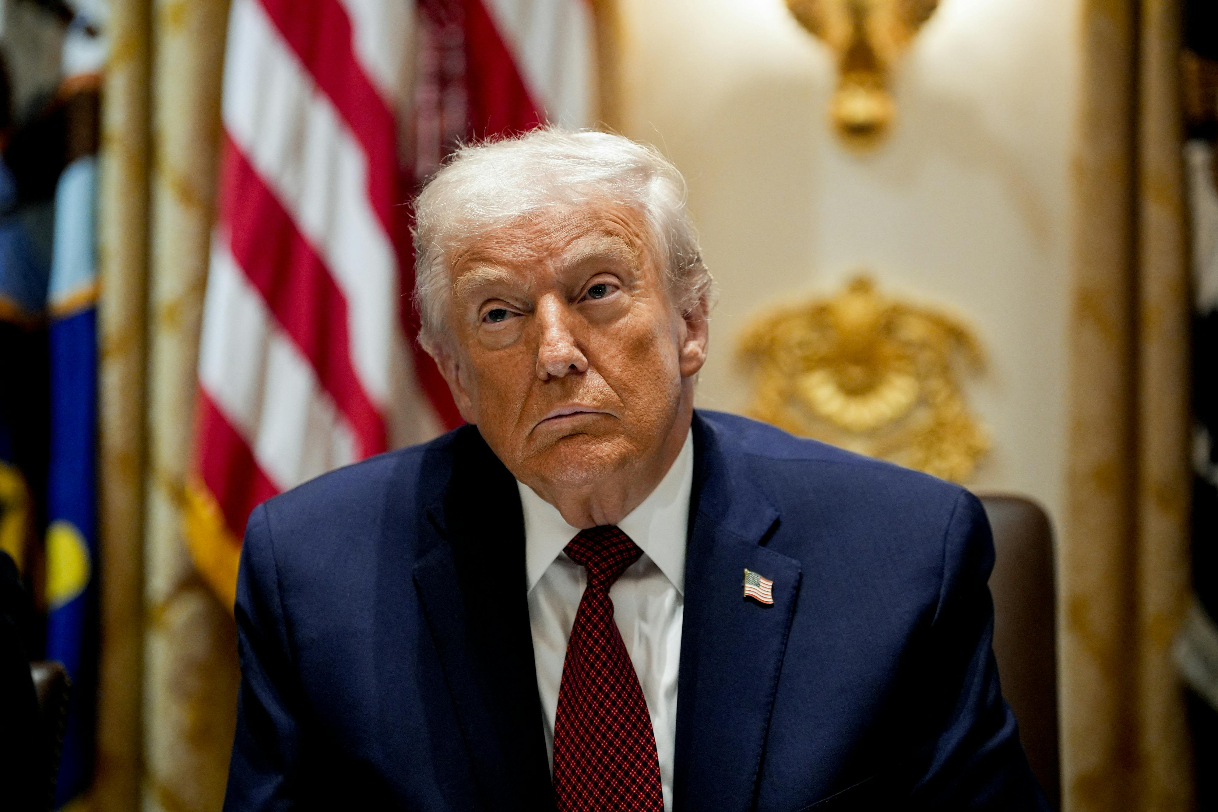 BBC priznala napačno poročanje o Trumpovi izjavi glede Liz Cheney; Trump spremenil stališče glede objave posnetka drugega napada na čoln